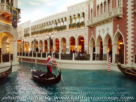Venetian-Las-Vegas-gondola-rides
